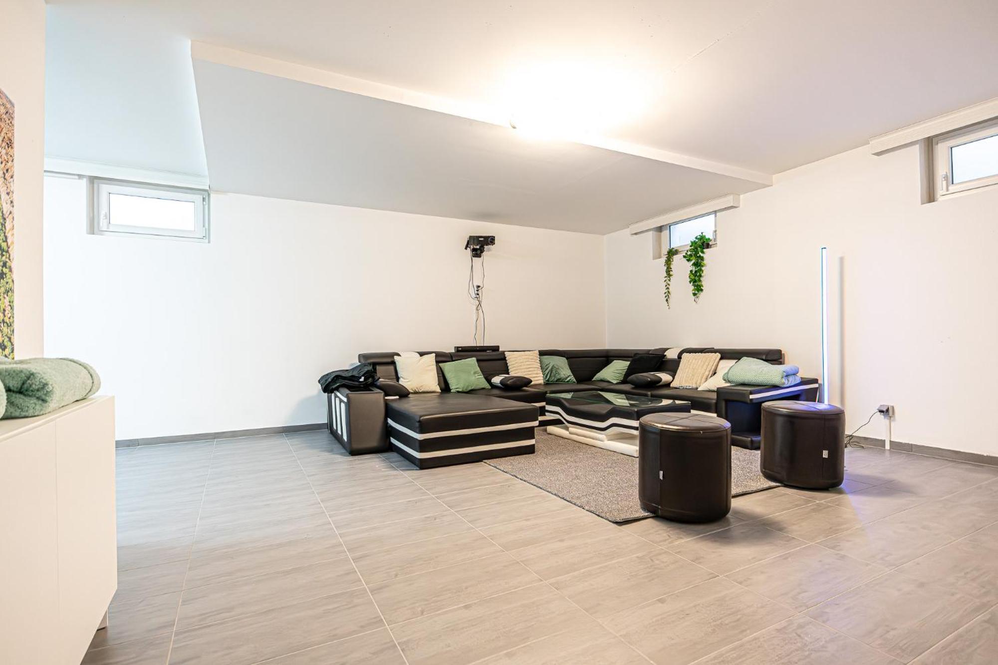 Luxury 6br-4ba With Private Pool & Sauna - Pets Allowed Vila *