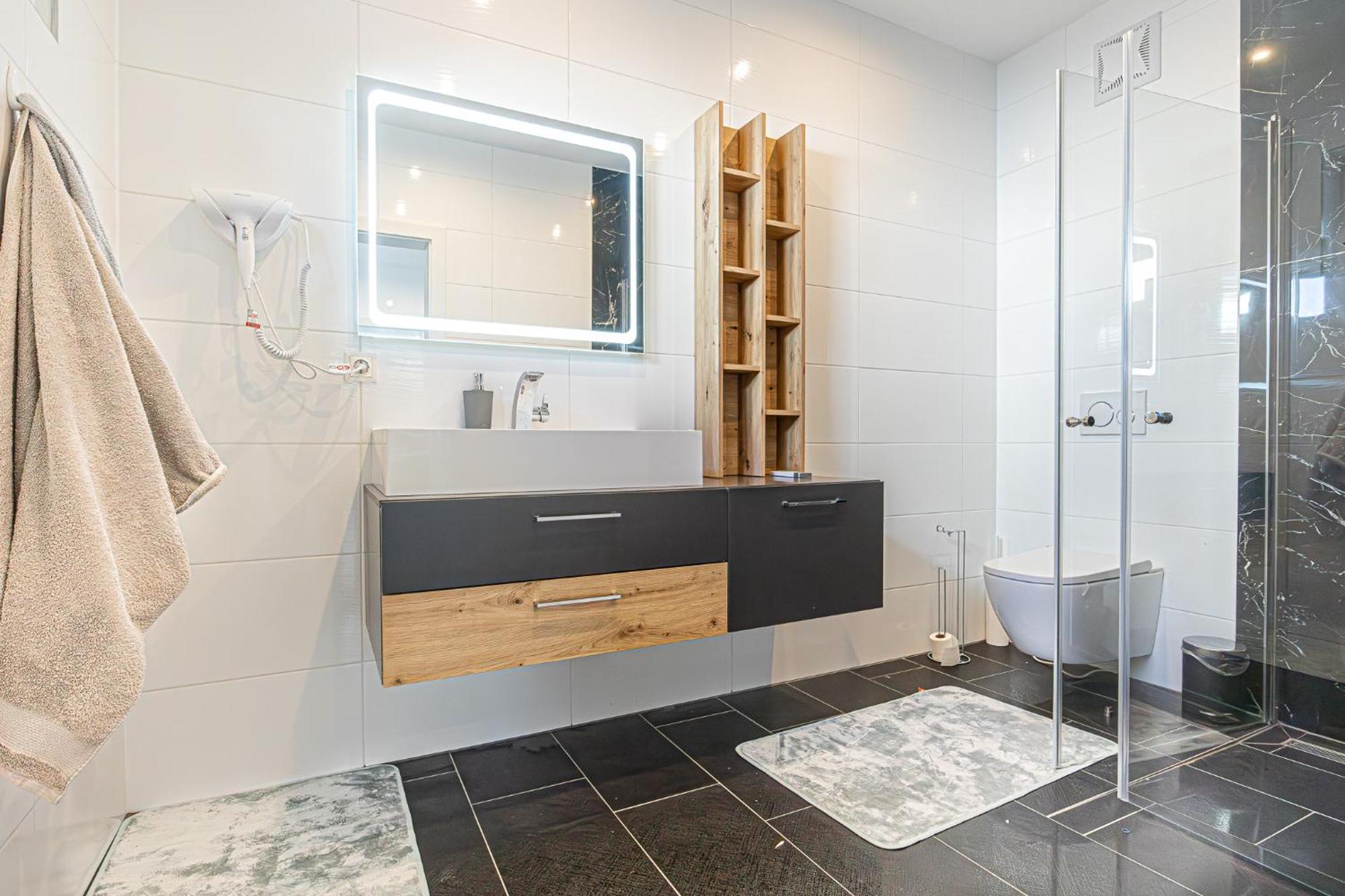 Luxury 6br-4ba With Private Pool & Sauna - Pets Allowed Vila *