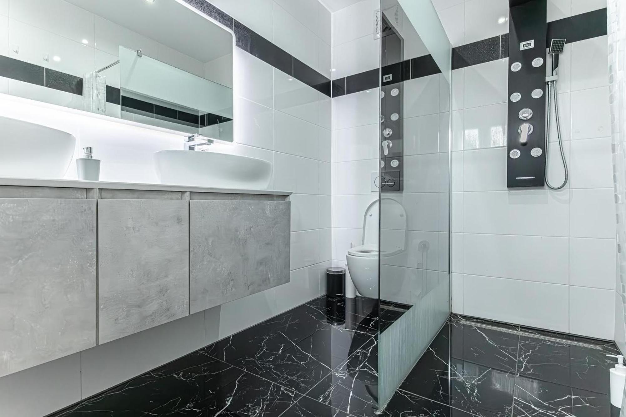 Luxury 6br-4ba With Private Pool & Sauna - Pets Allowed * Vienne