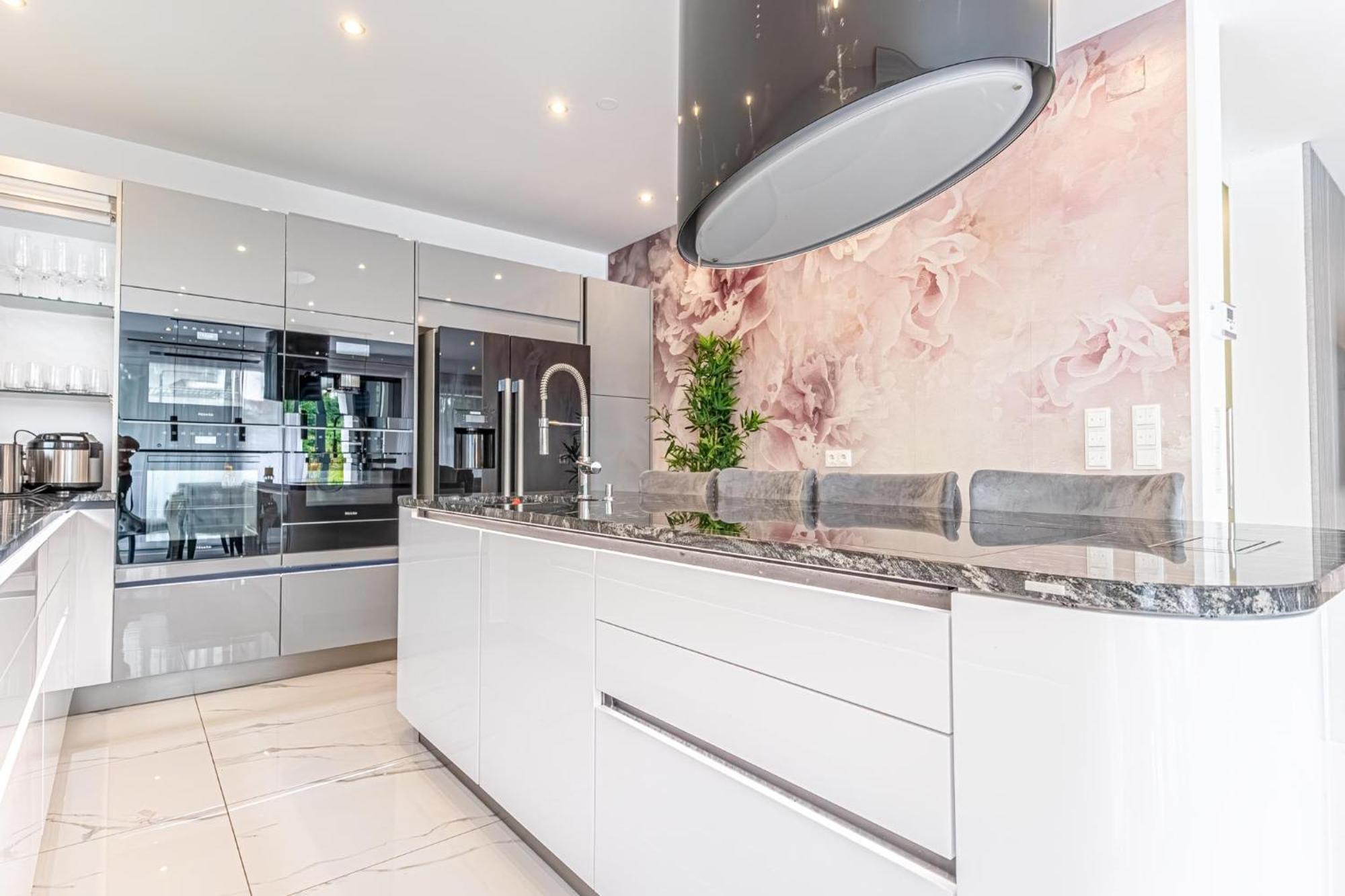 Vila Luxury 6br-4ba With Private Pool & Sauna - Pets Allowed *