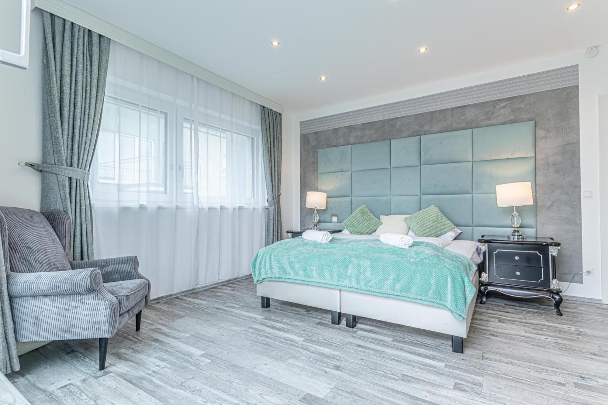 Luxury 6br-4ba With Private Pool & Sauna - Pets Allowed Villa Vienne