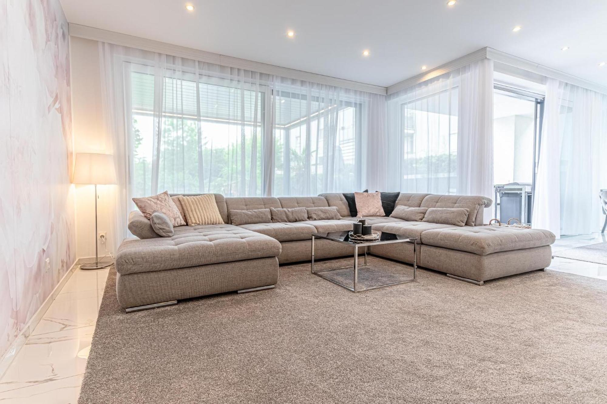 Vila Luxury 6br-4ba With Private Pool & Sauna - Pets Allowed