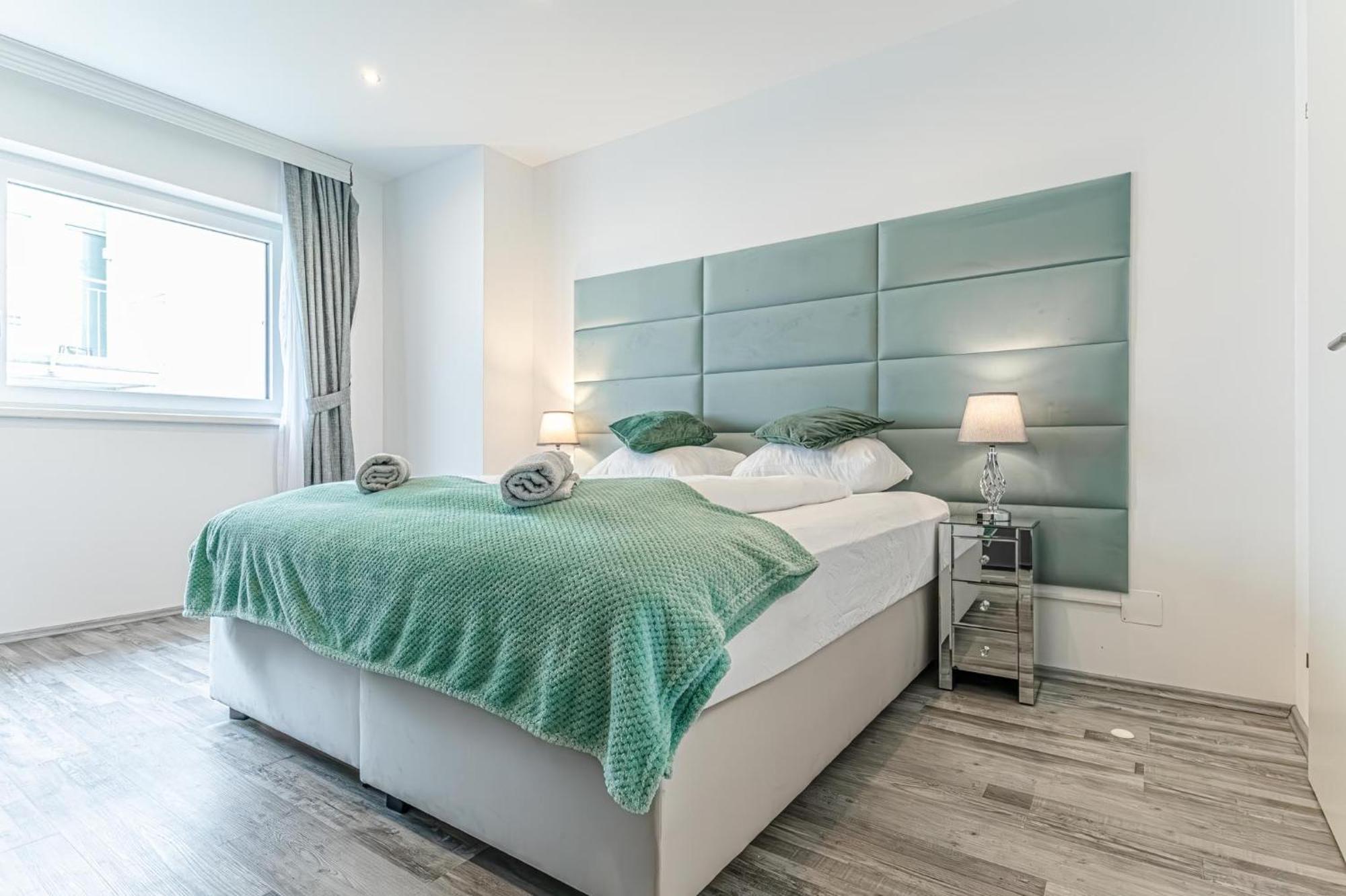 Vila Luxury 6br-4ba With Private Pool & Sauna - Pets Allowed *