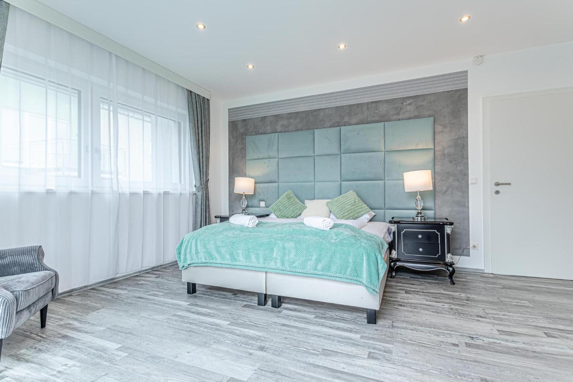 Villa Luxury 6br-4ba With Private Pool & Sauna - Pets Allowed Vienne