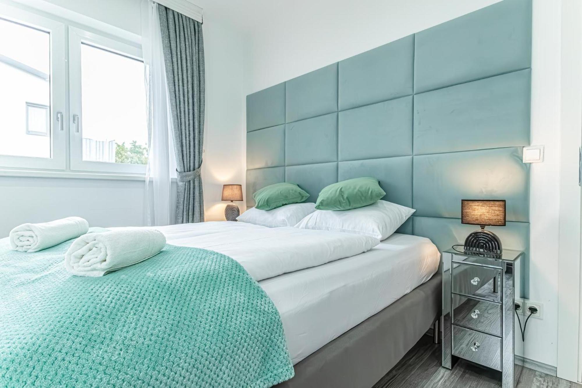 Luxury 6br With Private Pool & Sauna - Pets Allowed *