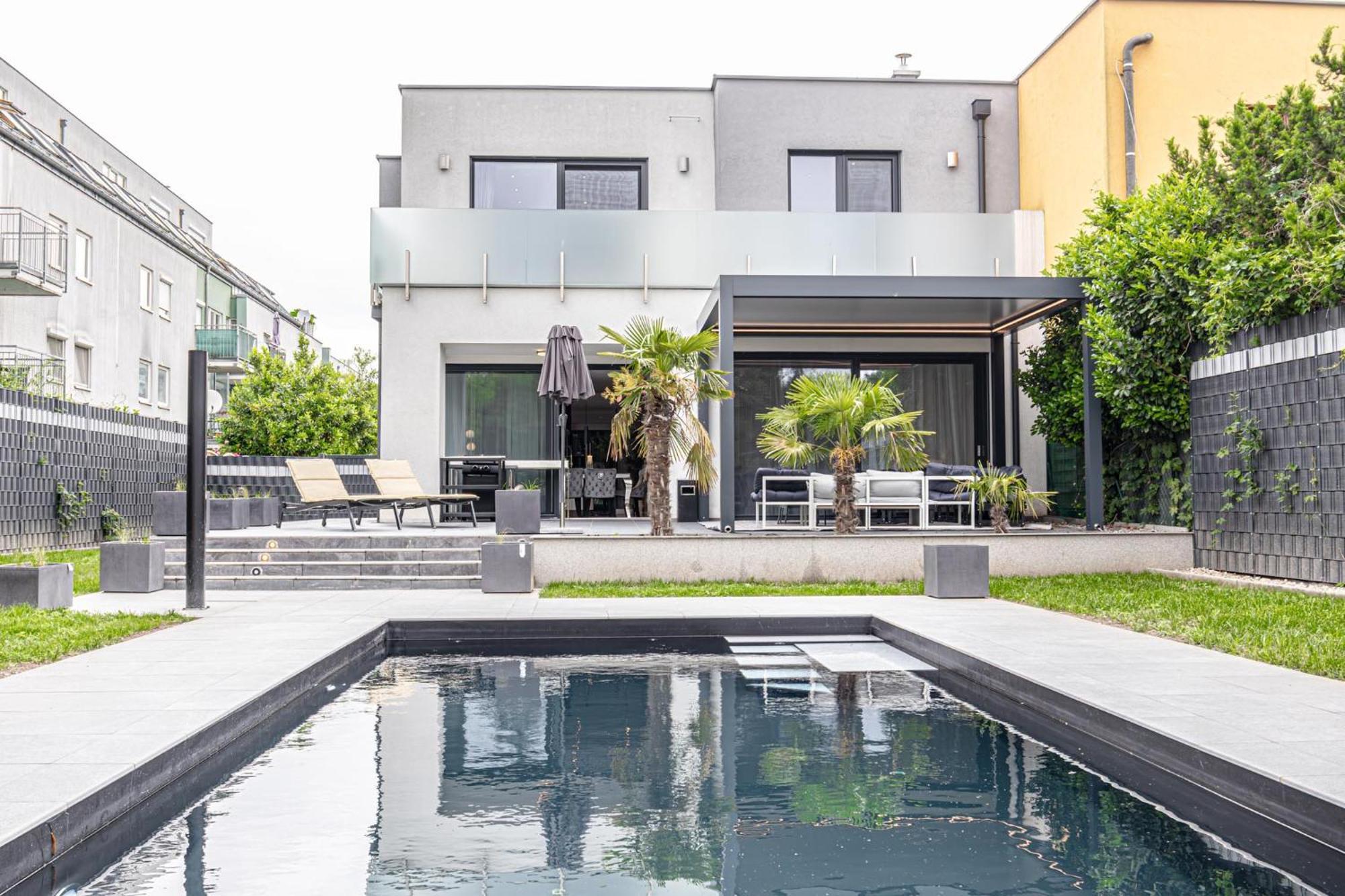 Vila Luxury 6br-4ba With Private Pool & Sauna - Pets Allowed